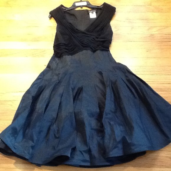 Gorgeous Tadashi Shoji Black Gown - Picture 2 of 5